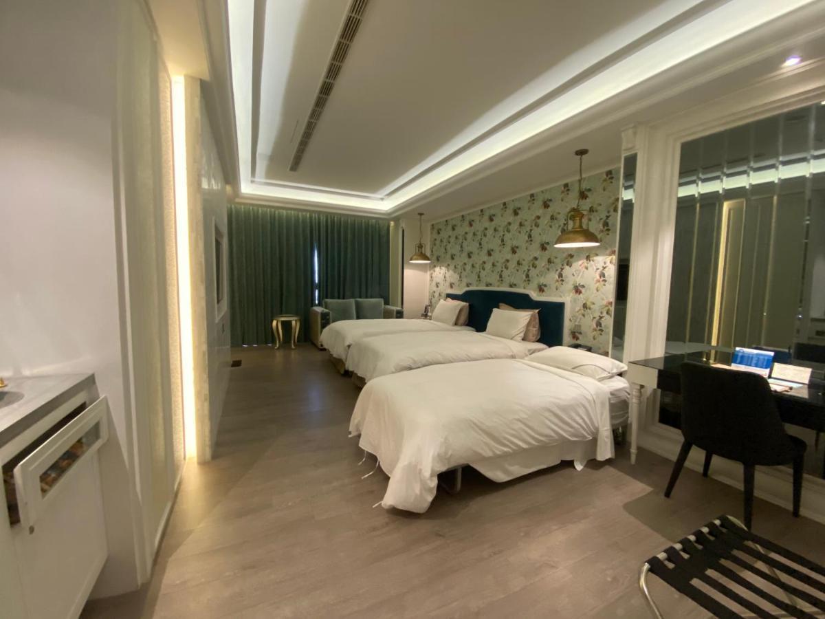 U-Her Hotel Тайджун Екстериор снимка