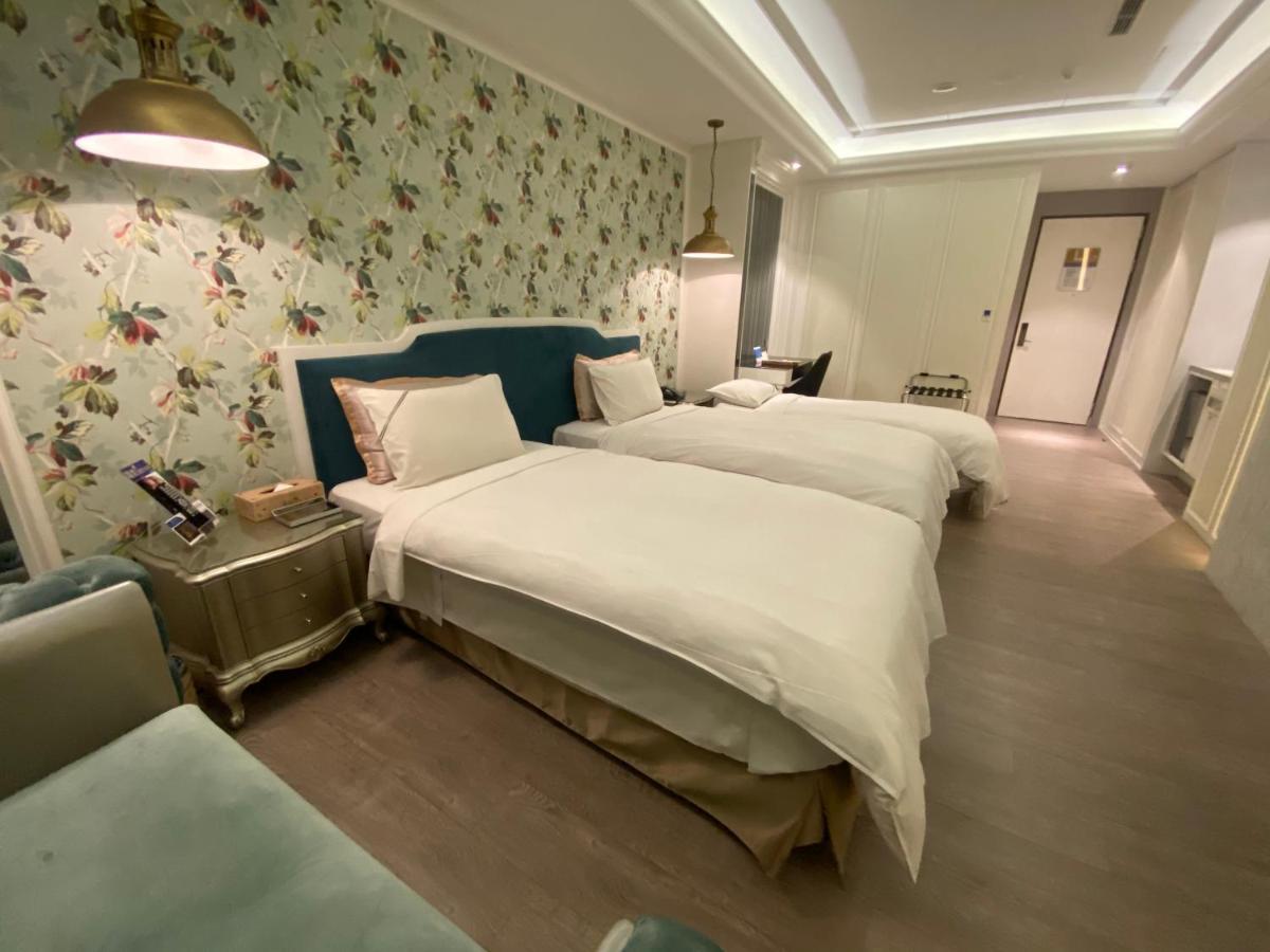 U-Her Hotel Тайджун Екстериор снимка