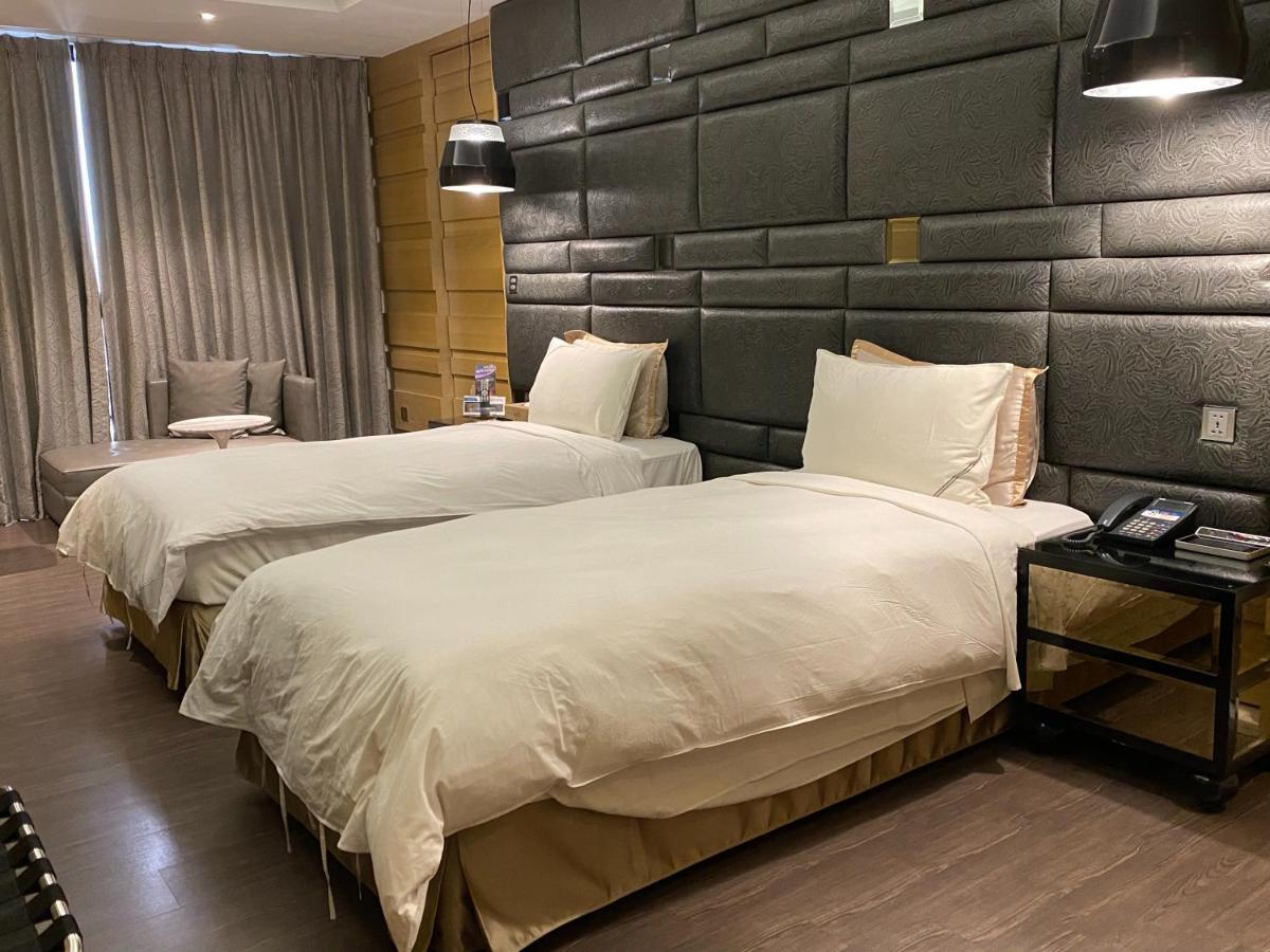 U-Her Hotel Тайджун Екстериор снимка