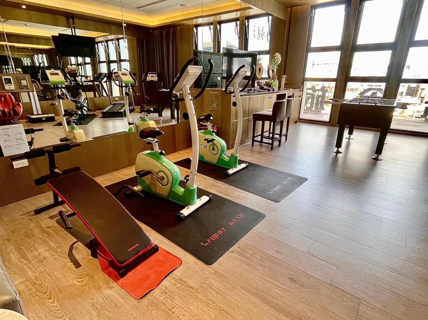U-Her Hotel Тайджун Екстериор снимка