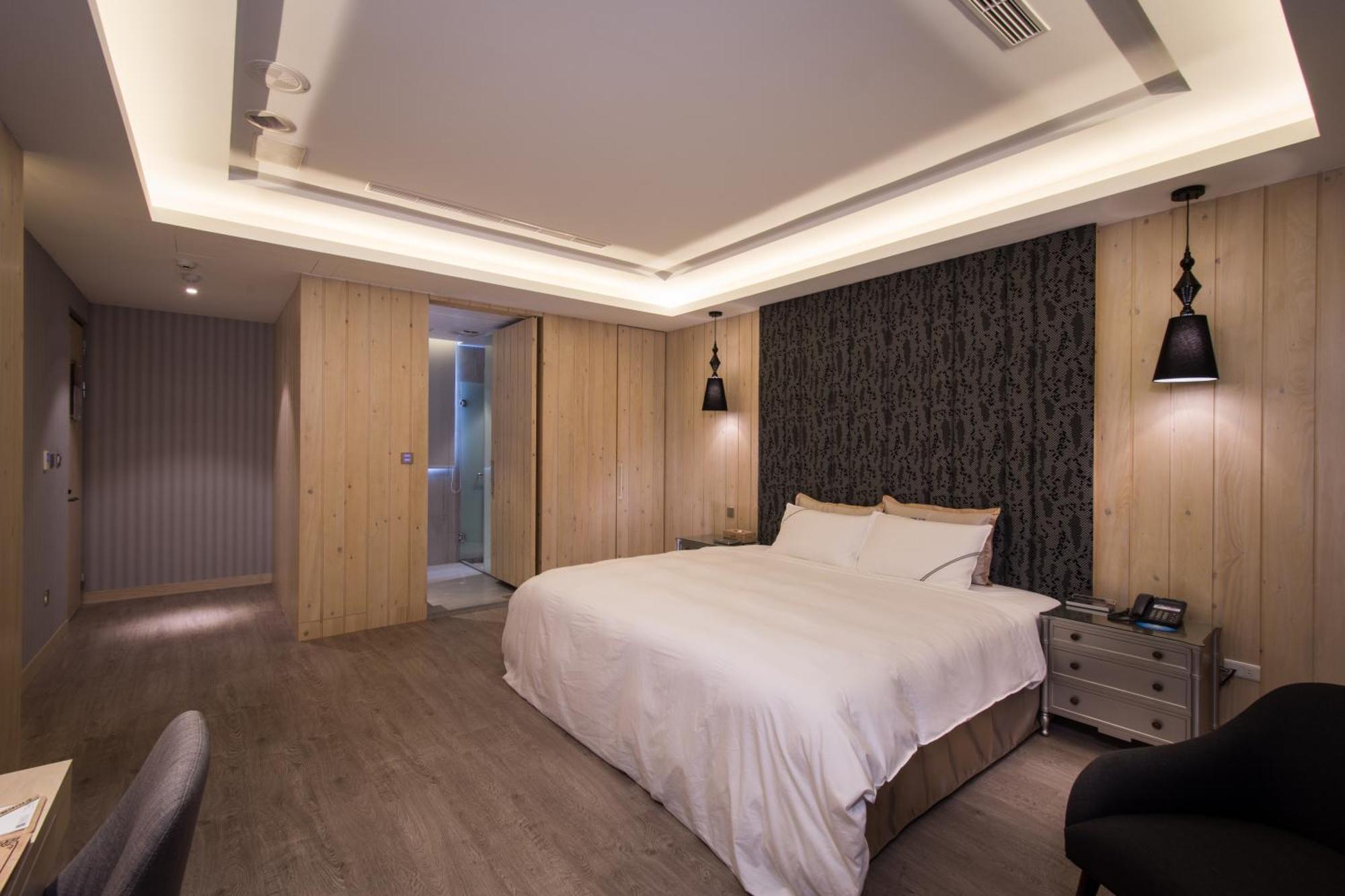 U-Her Hotel Тайджун Екстериор снимка