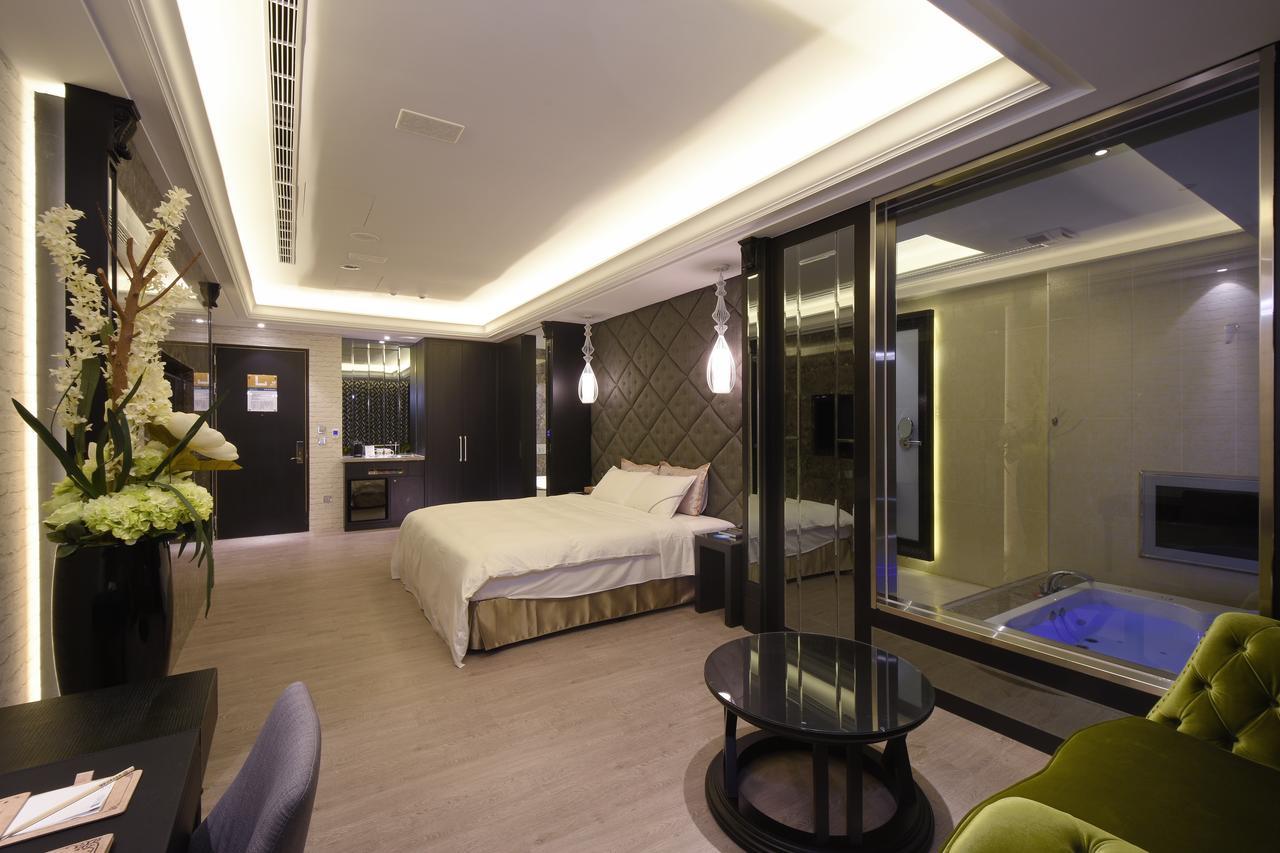 U-Her Hotel Тайджун Екстериор снимка