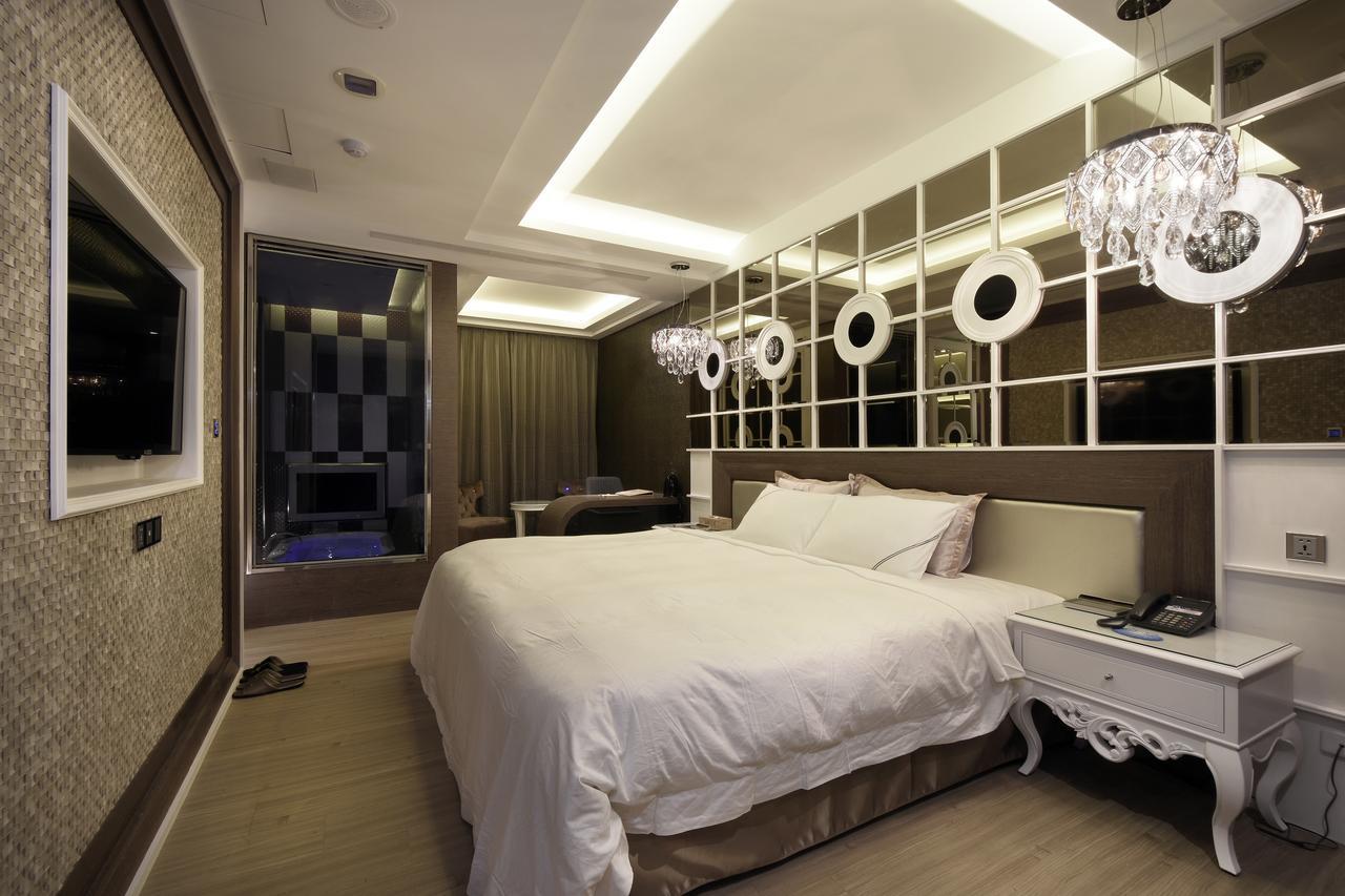 U-Her Hotel Тайджун Екстериор снимка