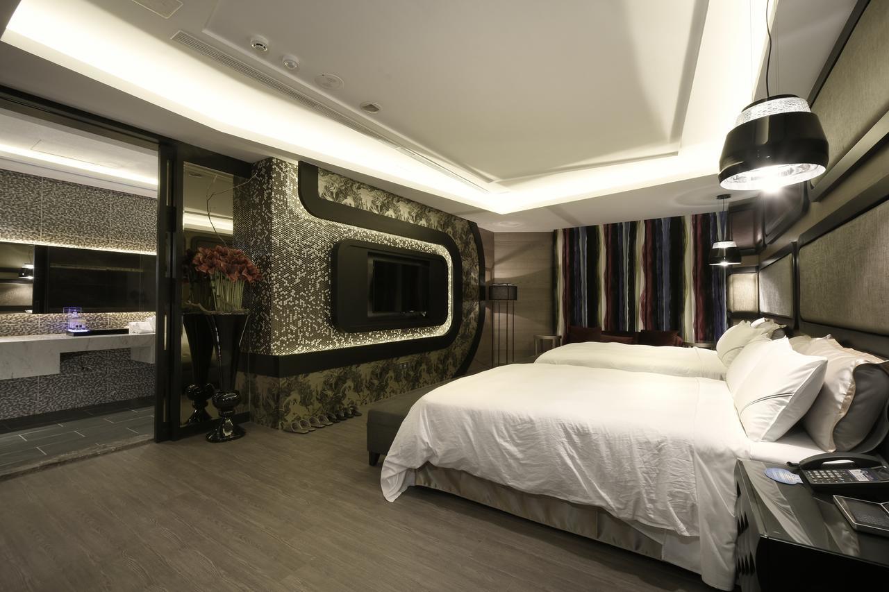 U-Her Hotel Тайджун Екстериор снимка
