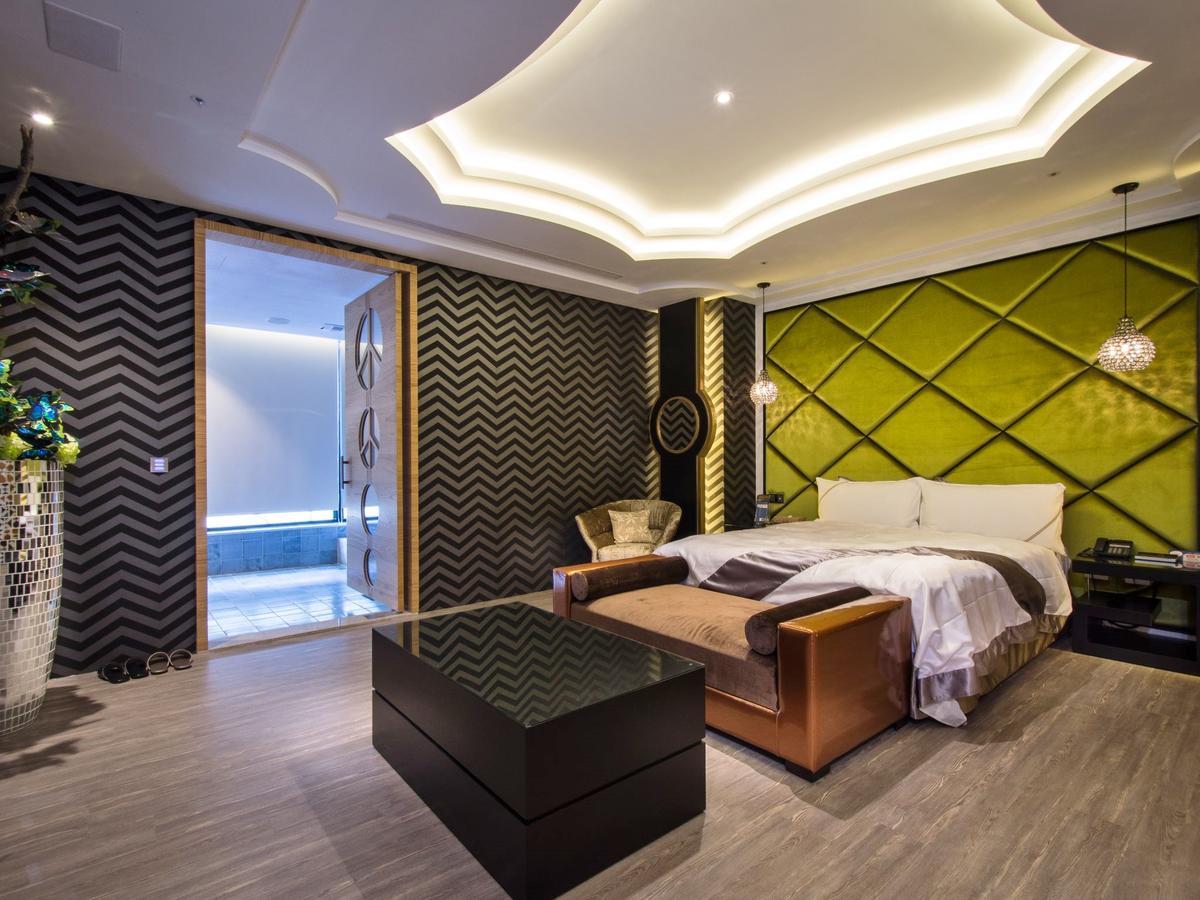 U-Her Hotel Тайджун Екстериор снимка