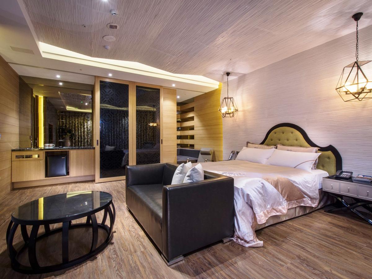 U-Her Hotel Тайджун Екстериор снимка