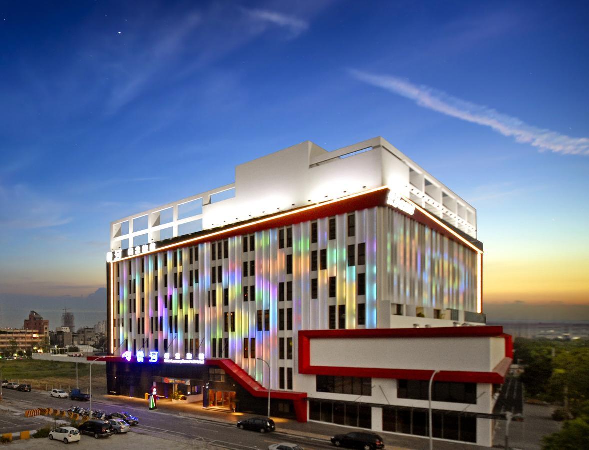 U-Her Hotel Тайджун Екстериор снимка