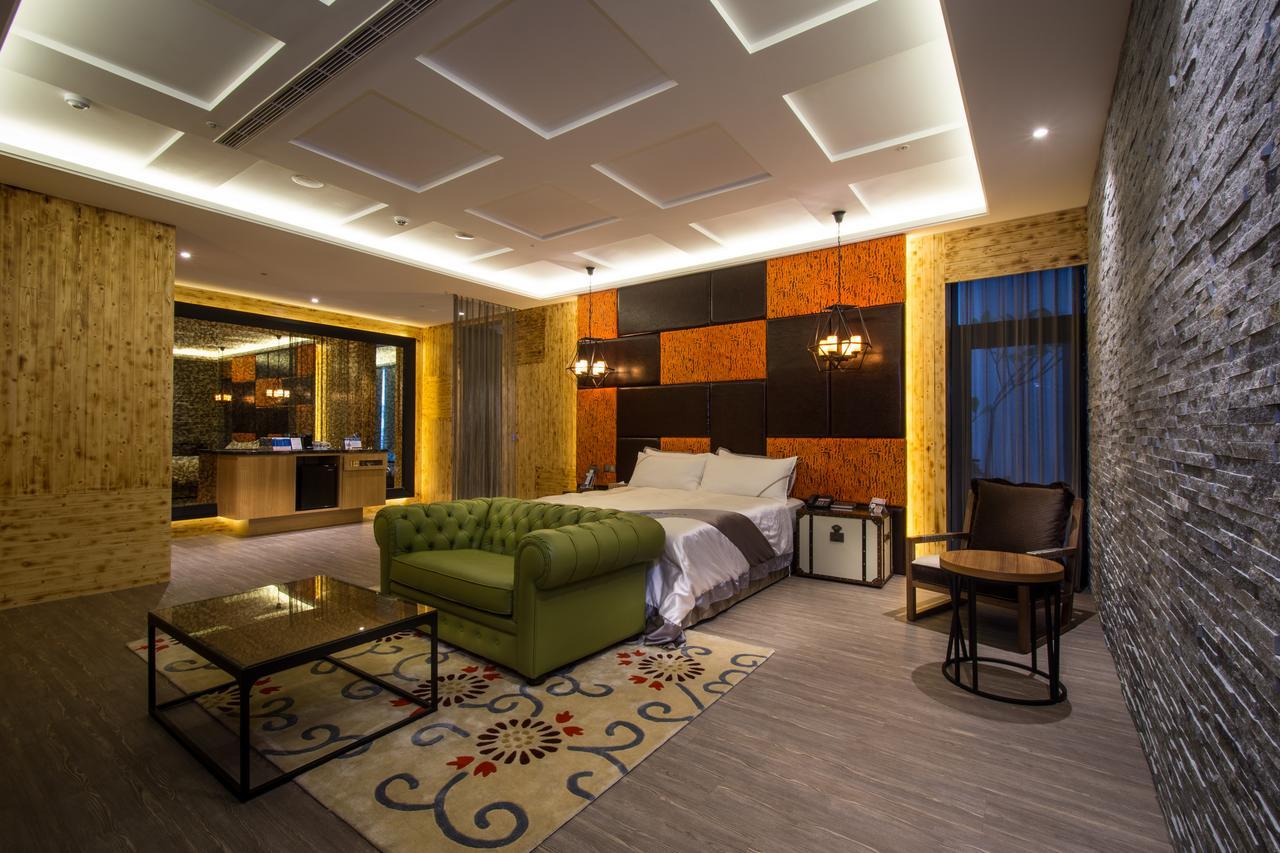 U-Her Hotel Тайджун Екстериор снимка
