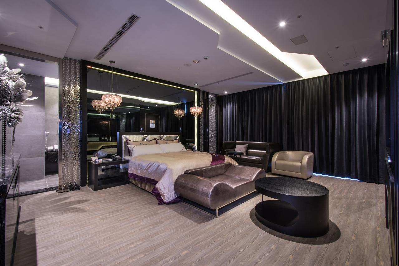 U-Her Hotel Тайджун Екстериор снимка