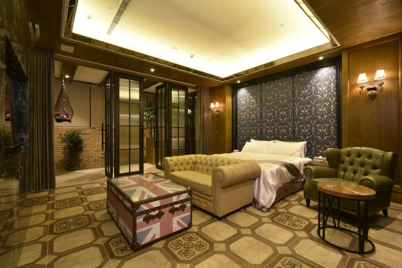 U-Her Hotel Тайджун Екстериор снимка