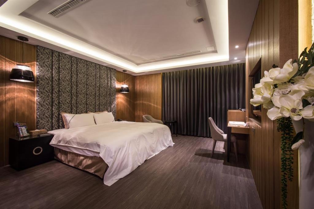 U-Her Hotel Тайджун Екстериор снимка